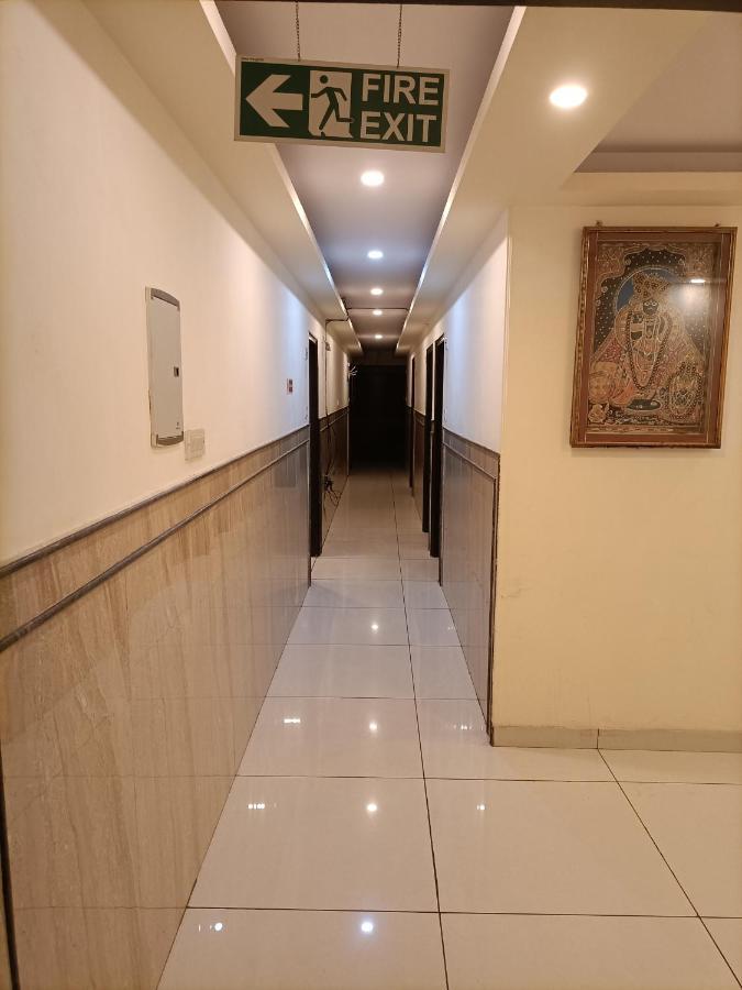 Hotel New City Lite Near Igi Airport Delhi Нью-Дели Экстерьер фото