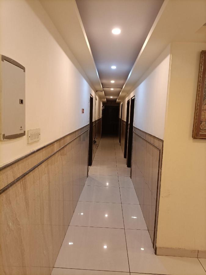 Hotel New City Lite Near Igi Airport Delhi Нью-Дели Экстерьер фото