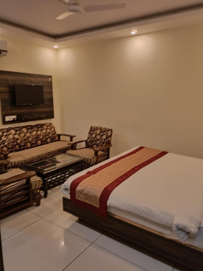 Hotel New City Lite Near Igi Airport Delhi Нью-Дели Экстерьер фото